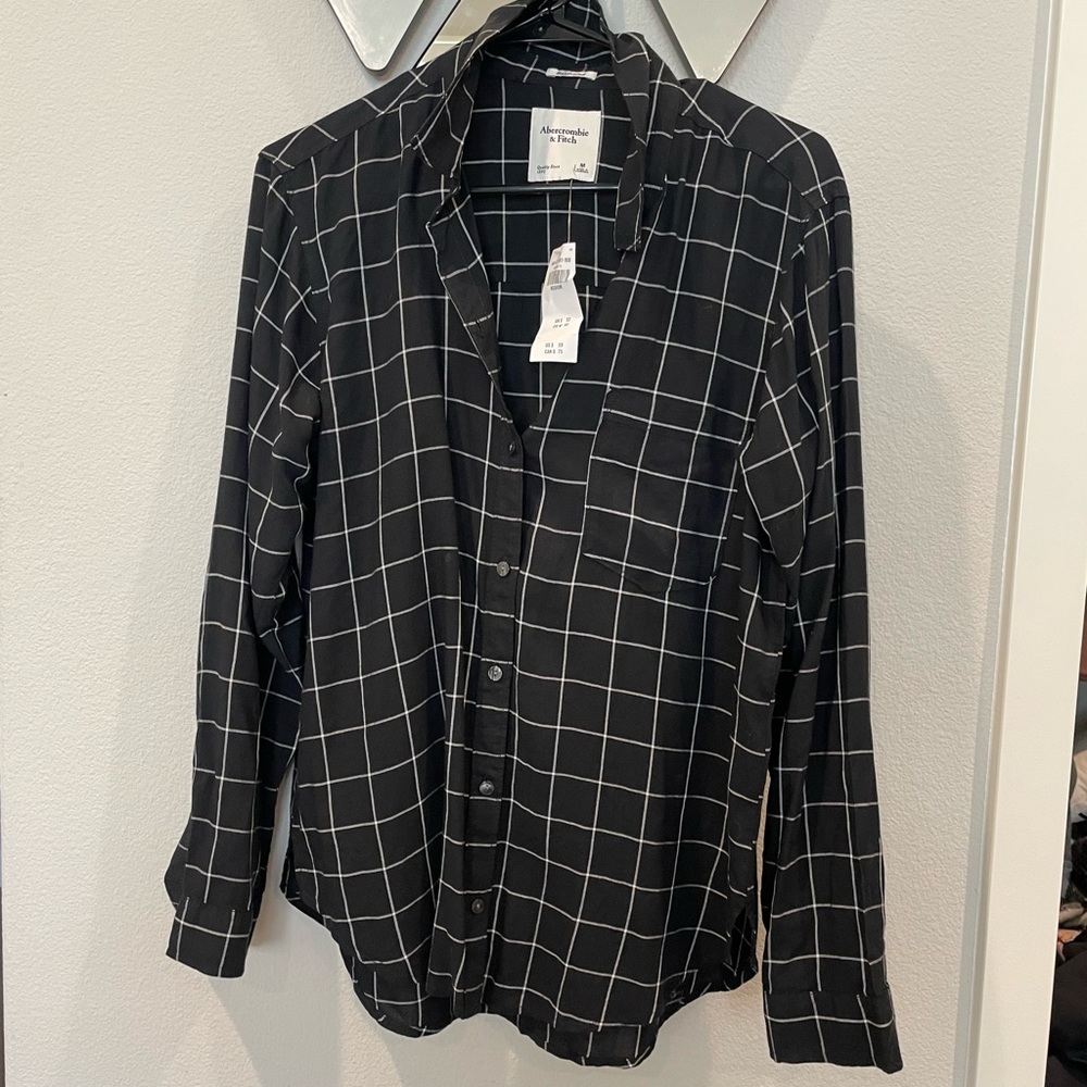 NWT Abercrombie & Fitch Black and White Plaid Button Down